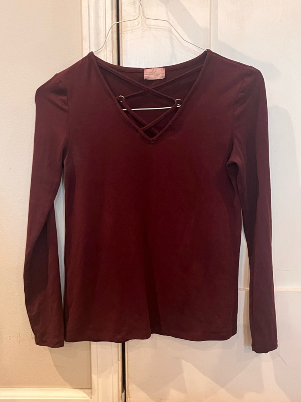 Women's Long-Sleeve Crisscross V-Neck Top - Burgundy